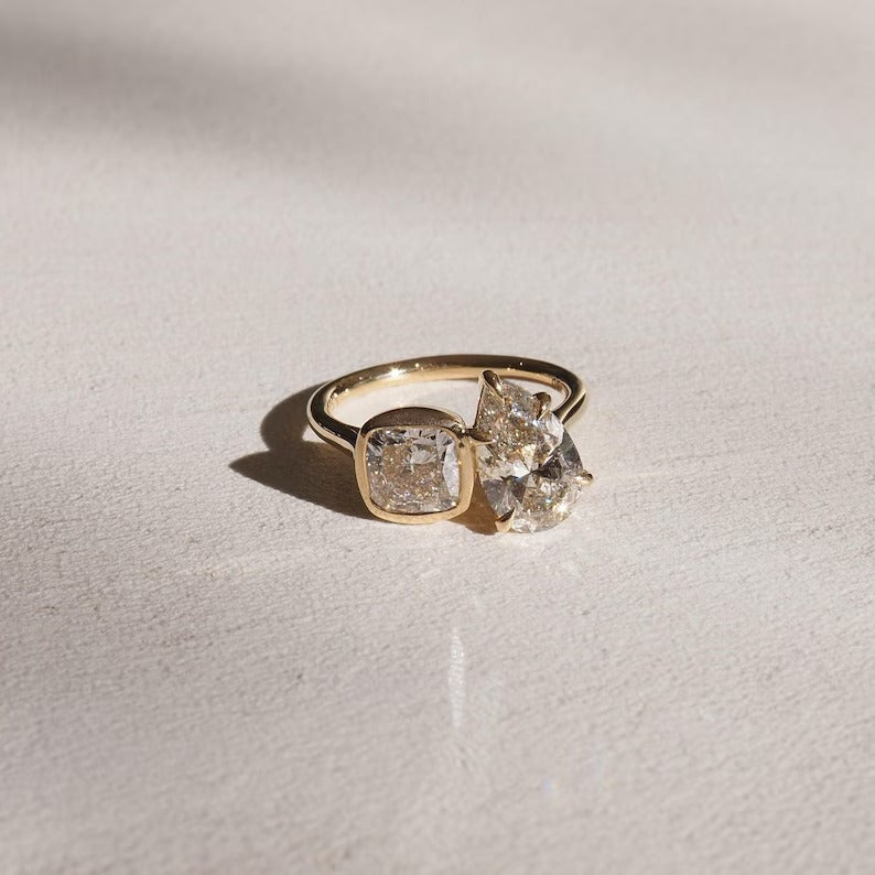 1.0CT-3.0CT Pear & Cushion Cut Moissanite Toi et Moi Diamond Ring | Two Stone Ring