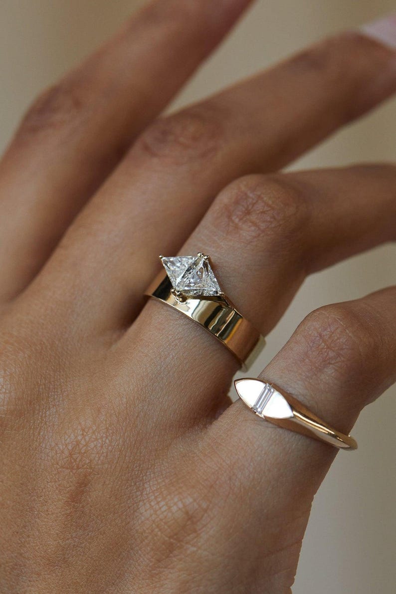 1.0CT-3.0CT Toi et Moi Trillion Moissanite Cigar Band Engagement Ring | Two Stone Ring
