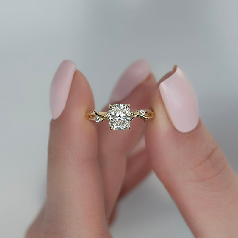 2.0 - 4.0 CT Elongated Cushion Cut CVD Diamond twig Engagement Ring