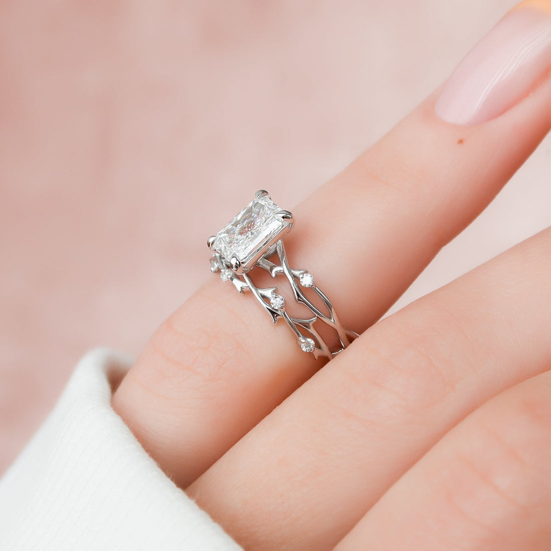 2.0 - 4.0  CT Radiant Cut CVD Diamond twig Engagement Ring