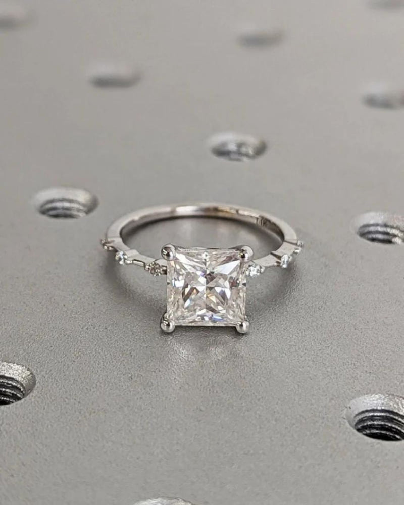 1.0-3.0 CT Princess CVD Diamond Dainty Engagement Ring