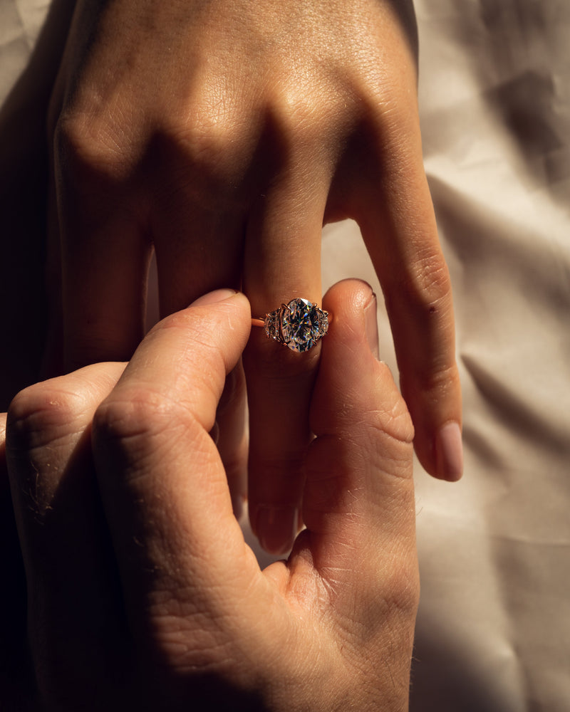 1.0 - 3.0 CT Oval CVD Diamond Three Stones Engagement Ring