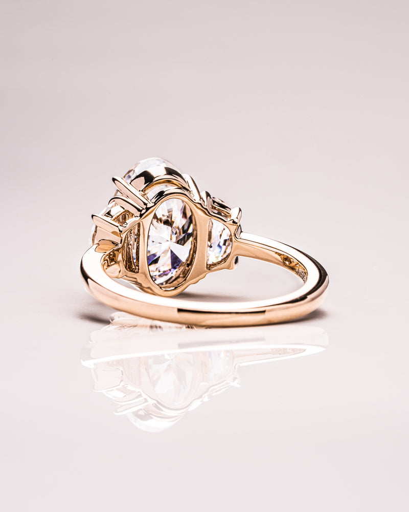 2.0 - 4.0 CT Oval G/VS2 CVD Diamond Three Stone Engagement Ring