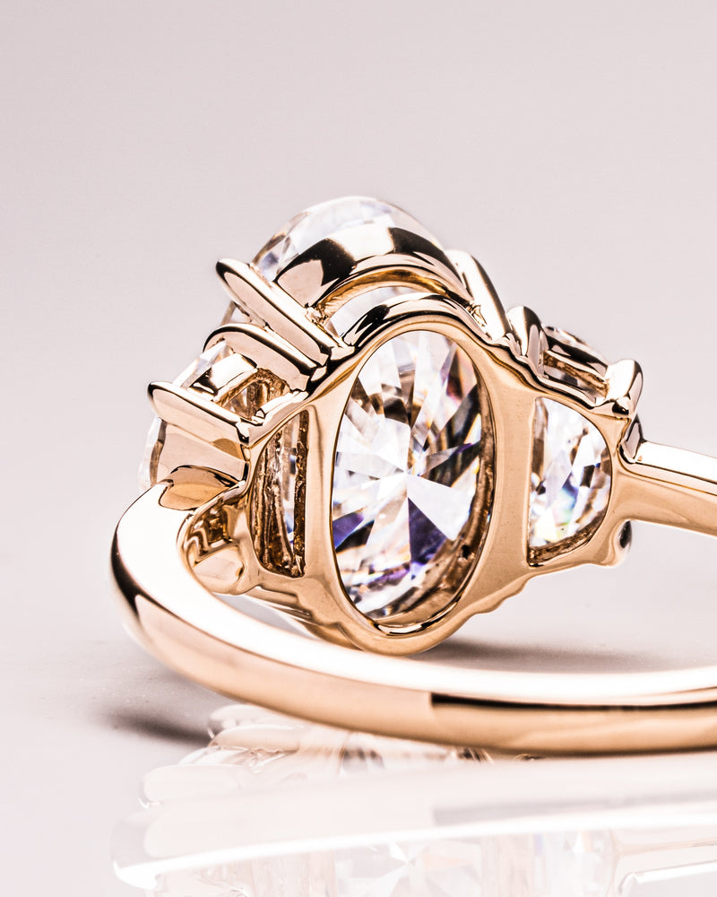 2.0 - 4.0 CT Oval G/VS2 CVD Diamond Three Stone Engagement Ring