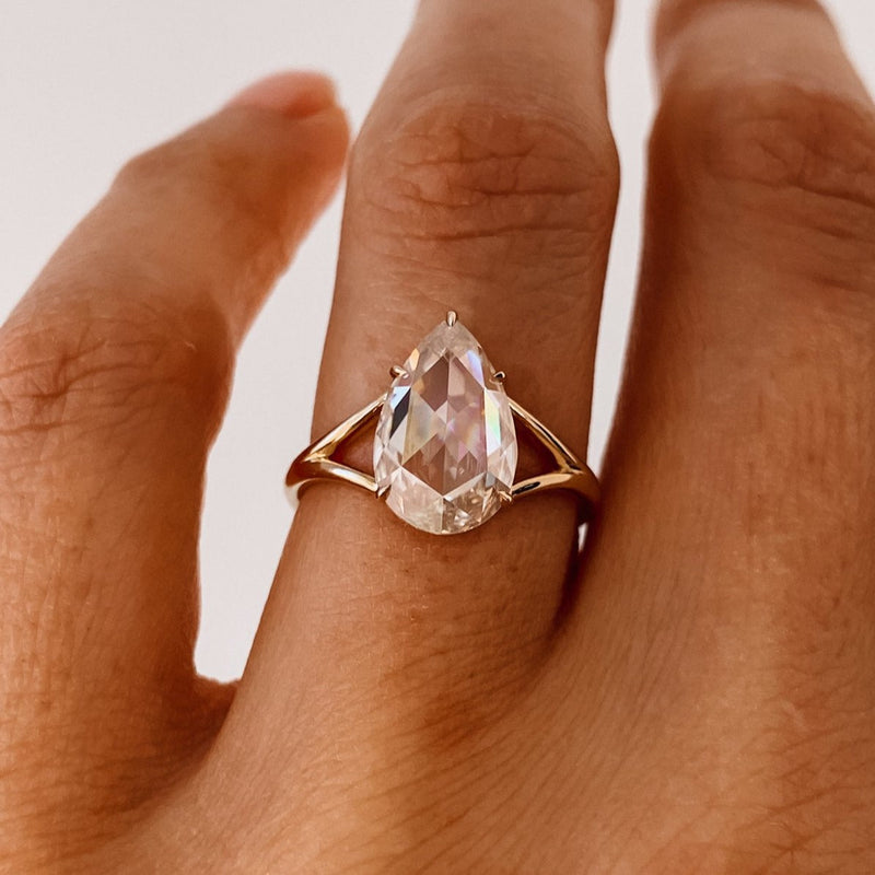 1.0 CT Pear Cut Diamond Moissanite Split Shank Solitaire Engagement Ring