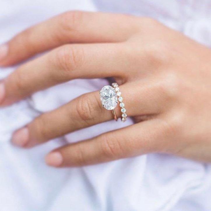 4.0CT East-West Oval Moissanite Solitaire Engagement Ring