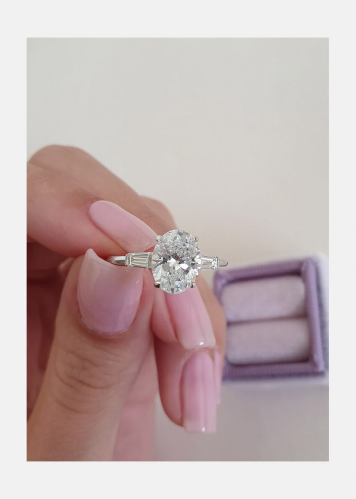 2.0ct Oval Cut Moissanite 3 Stone Diamond Engagement Ring