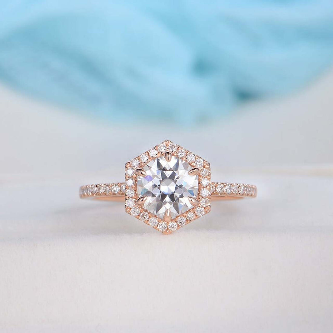 1.0CT Round Brilliant Cut Unique Halo Moissanite Engagement Ring
