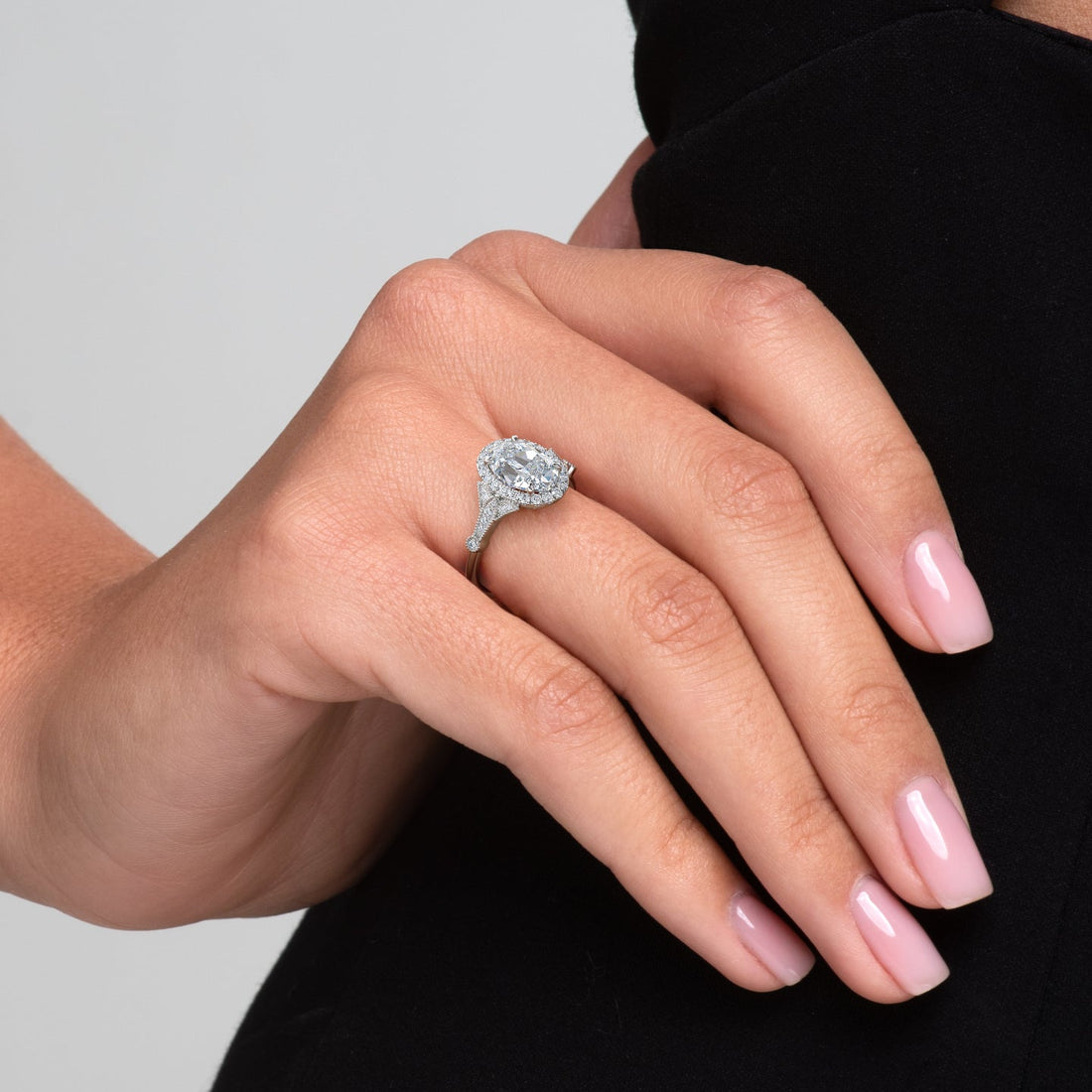 2.0 - 4.0 CT Oval Cut CVD Diamond Halo Engagement Ring