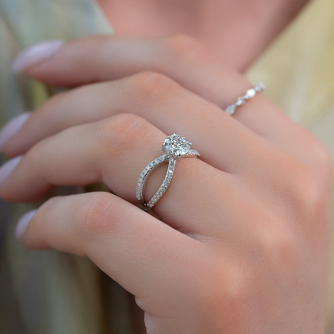 2.0  - 4.0 CT Round Cut CVD Diamond Criss-Cross Engagement Ring