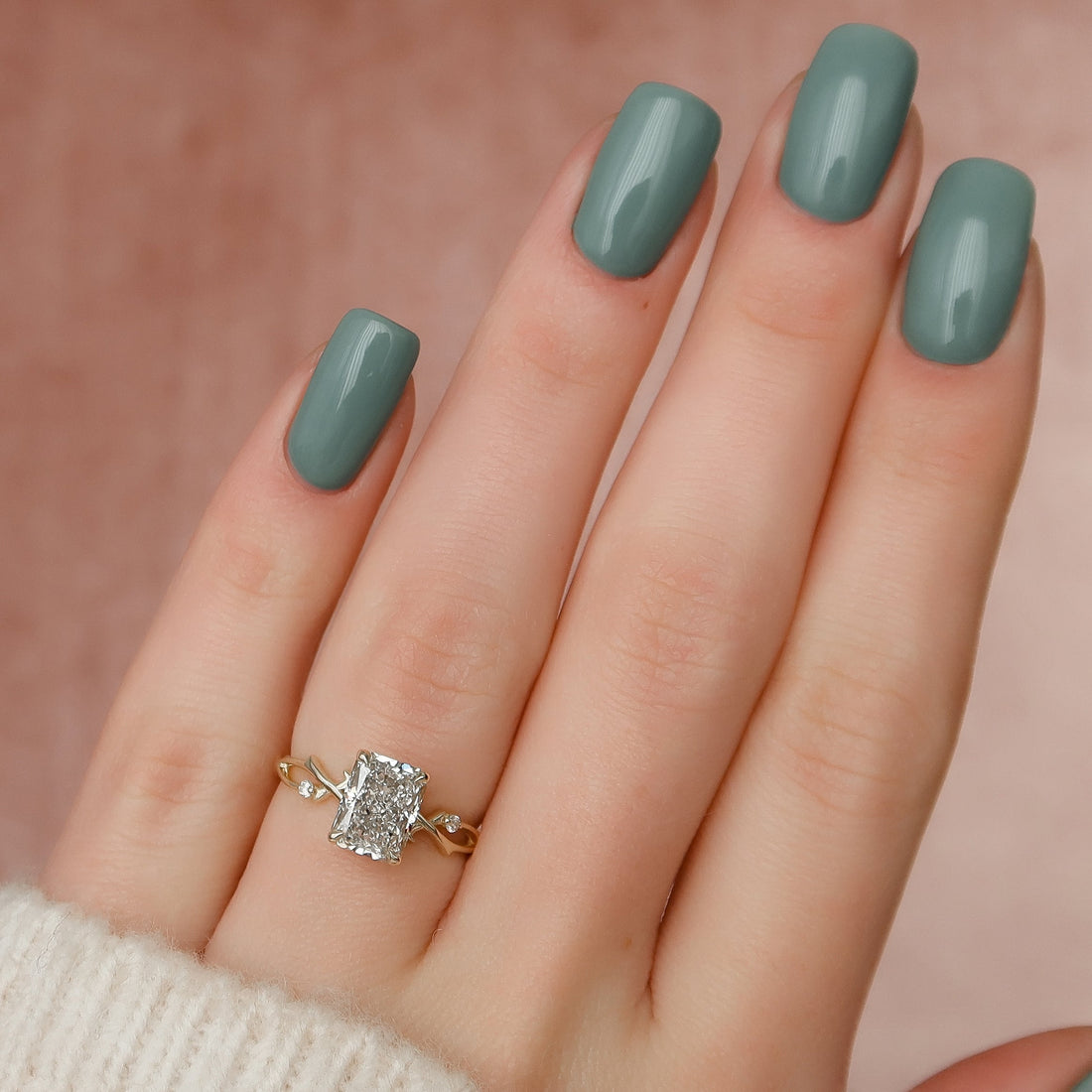 2.0 - 4.0  CT Radiant Cut CVD Diamond twig Engagement Ring