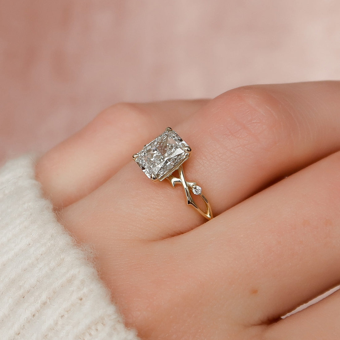 2.0 - 4.0  CT Radiant Cut CVD Diamond twig Engagement Ring