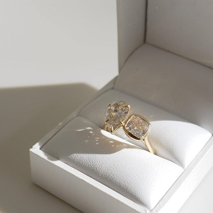 1.0CT-3.0CT Pear & Cushion Cut Moissanite Toi et Moi Diamond Ring | Two Stone Ring