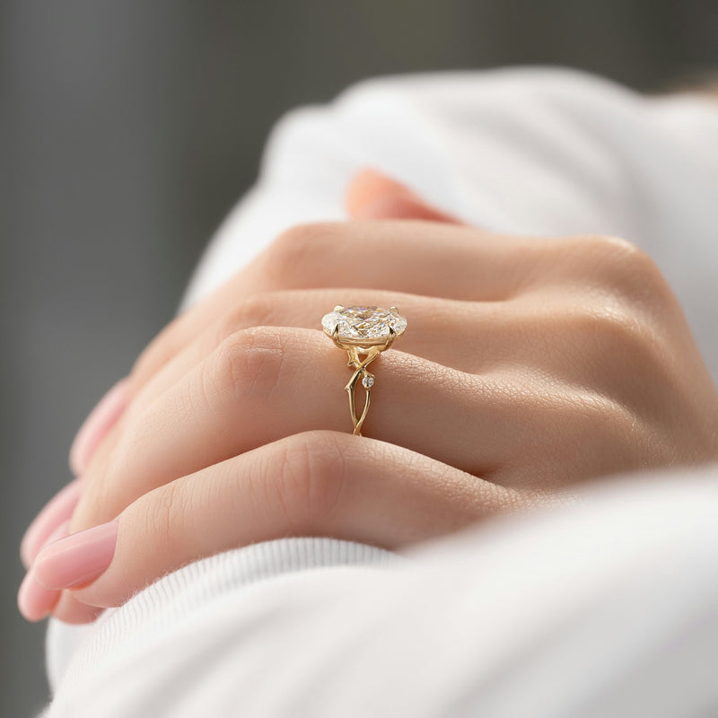 2.0 - 4.0 CT Oval  Cut CVD Diamond twig Engagement Ring