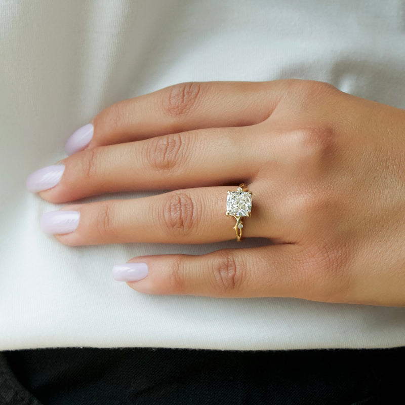 1.50 - 3.50 CT Cushion Cut CVD Diamond twig Engagement Ring