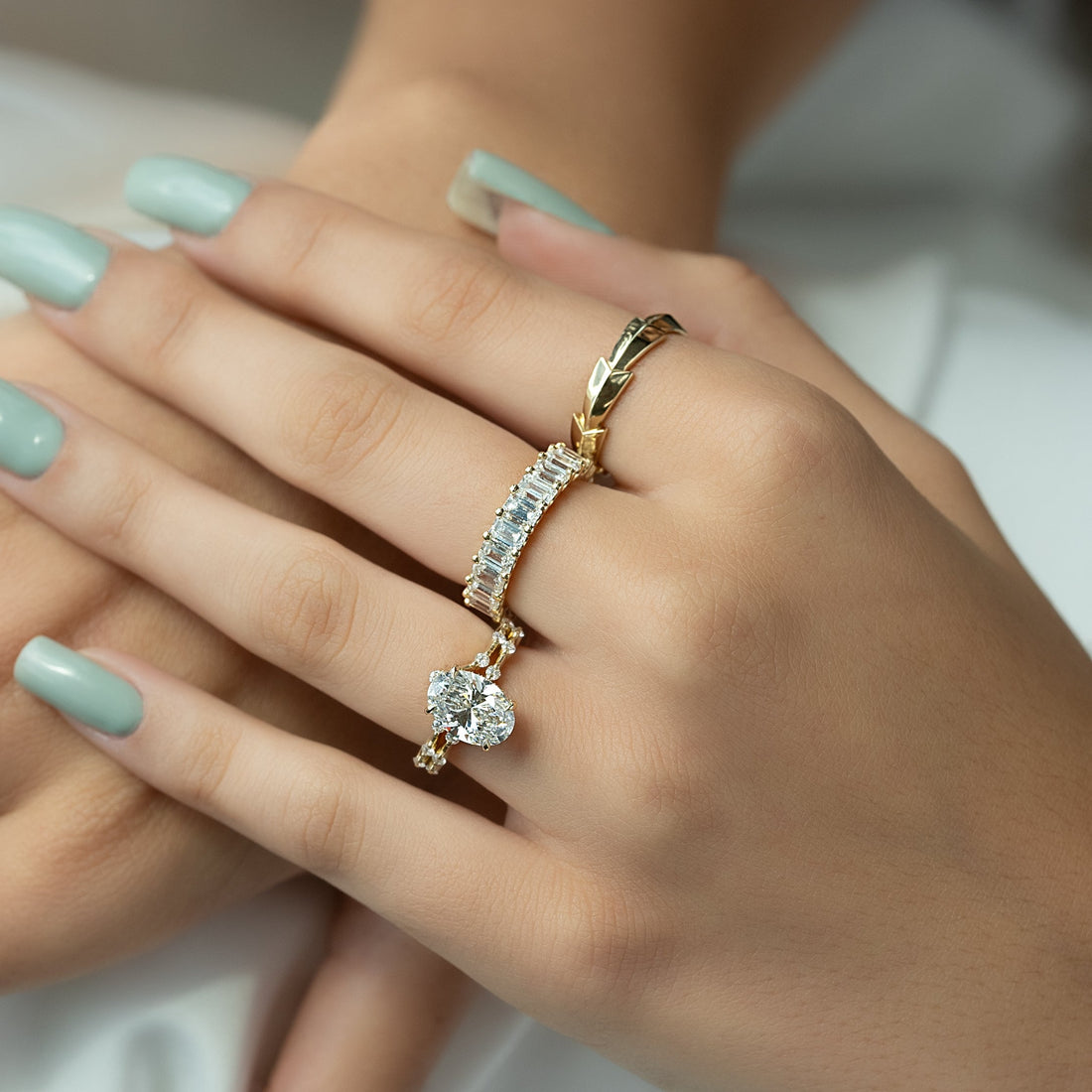 2.0 -4.0 CT Oval Cut CVD Diamond Dainty Engagement Ring