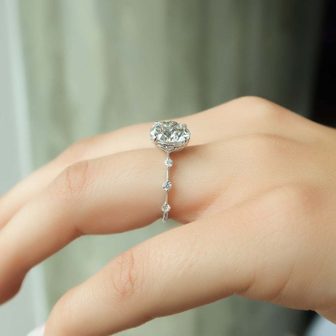 1.50 - 3.50 CT Round Cut CVD Diamond Dainty Style Engagement Ring