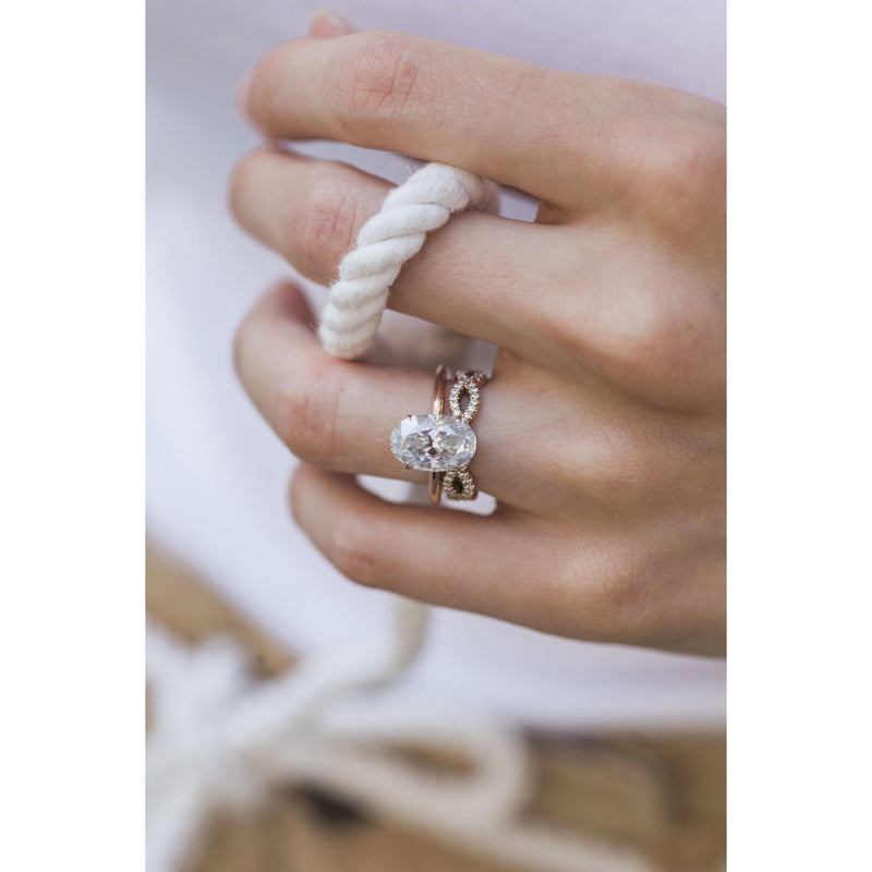 4.0CT Elongated Oval Moissanite Solitaire Diamond Engagement Ring