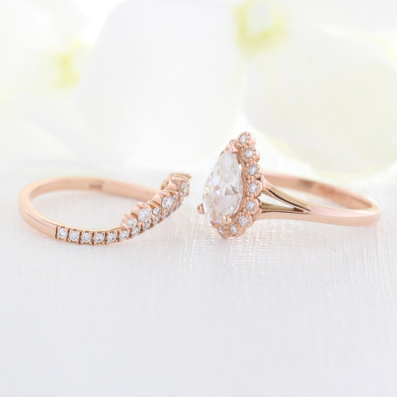 1.60CT Pear Cut Moissanite Halo Bridal Ring Set