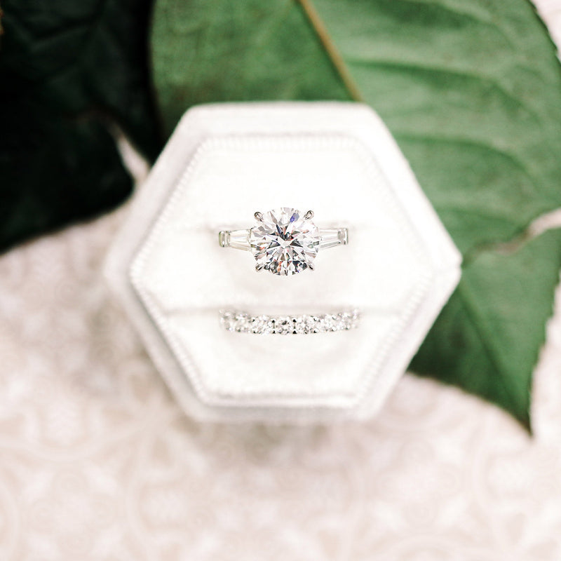 2.0CT Round Brilliant Cut Moissanite 3 Stones Engagement Ring