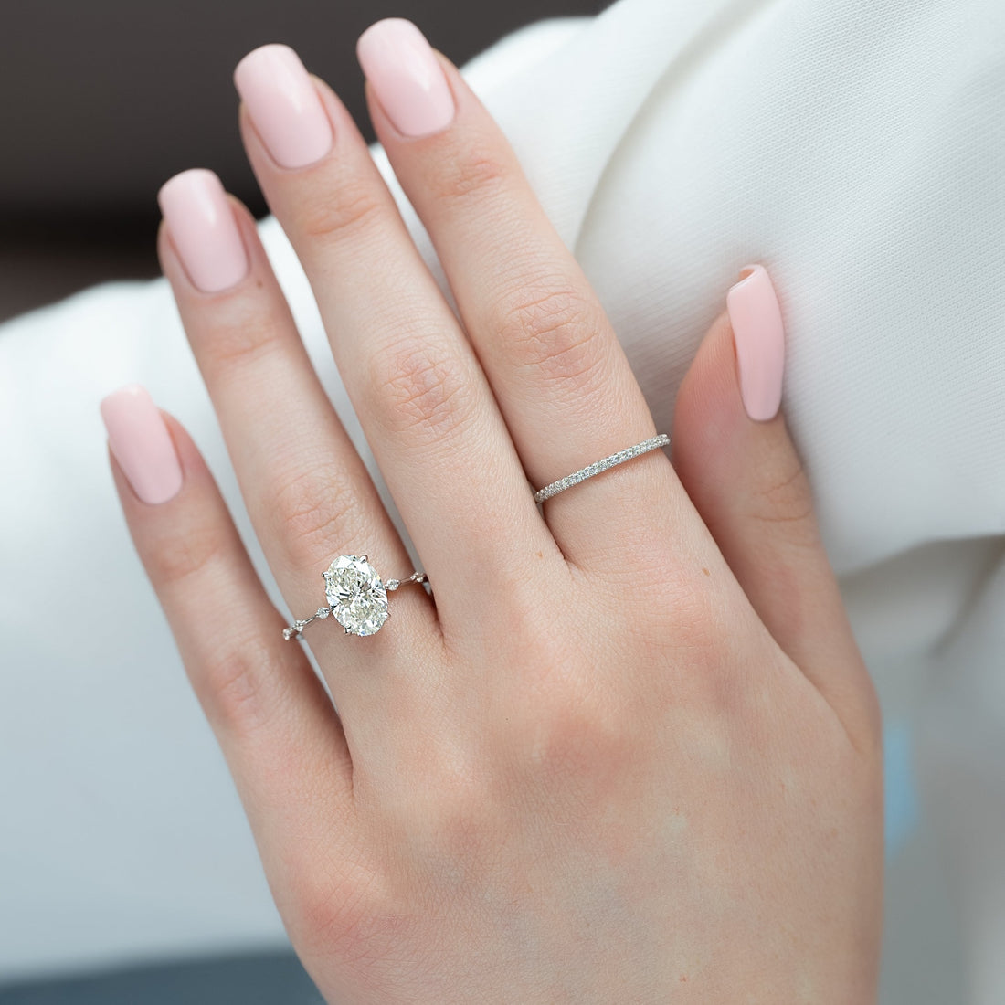 2.0 -4.0 CT Oval Cut CVD Diamond Dainty Engagement Ring
