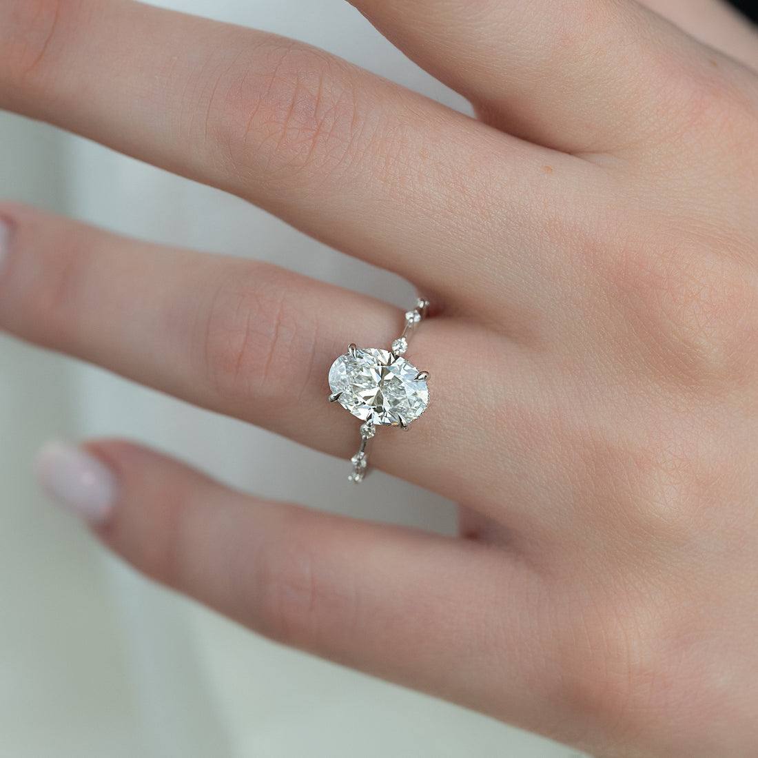 2.0 -4.0 CT Oval Cut CVD Diamond Dainty Engagement Ring