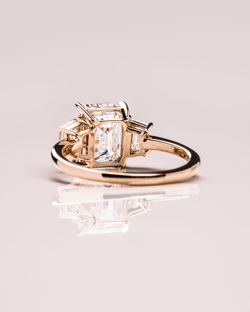 2.0 -3.42 CT Emerald CVD Diamond Three Stones Engagement Ring