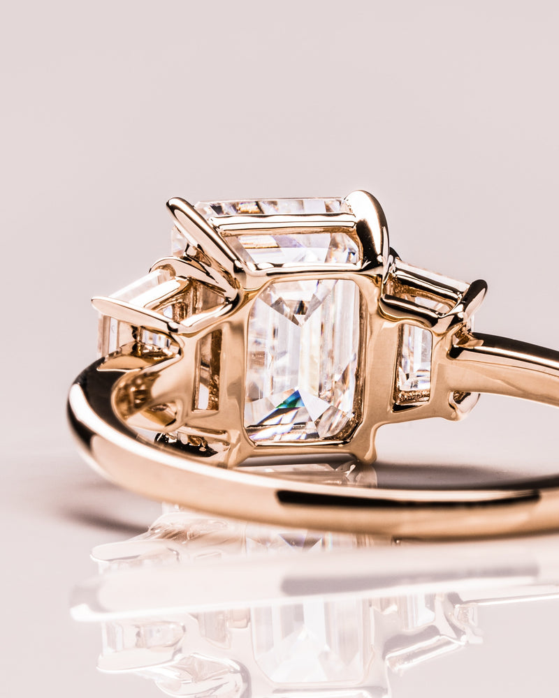 2.0 -3.42 CT Emerald CVD Diamond Three Stones Engagement Ring