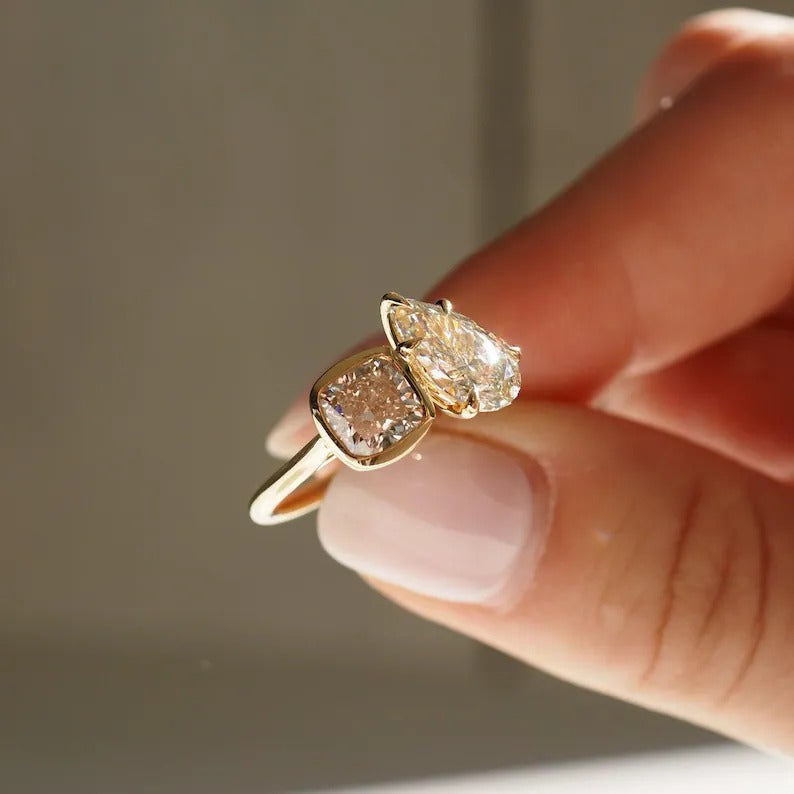 1.0CT-3.0CT Pear & Cushion Cut Moissanite Toi et Moi Diamond Ring | Two Stone Ring