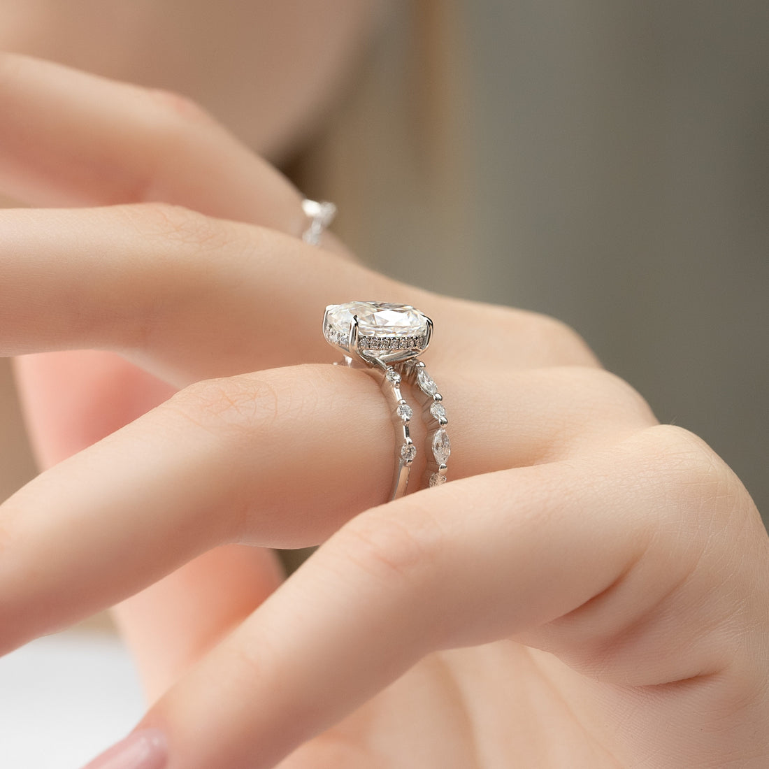 2.0 -4.0 CT Oval Cut CVD Diamond Dainty Engagement Ring