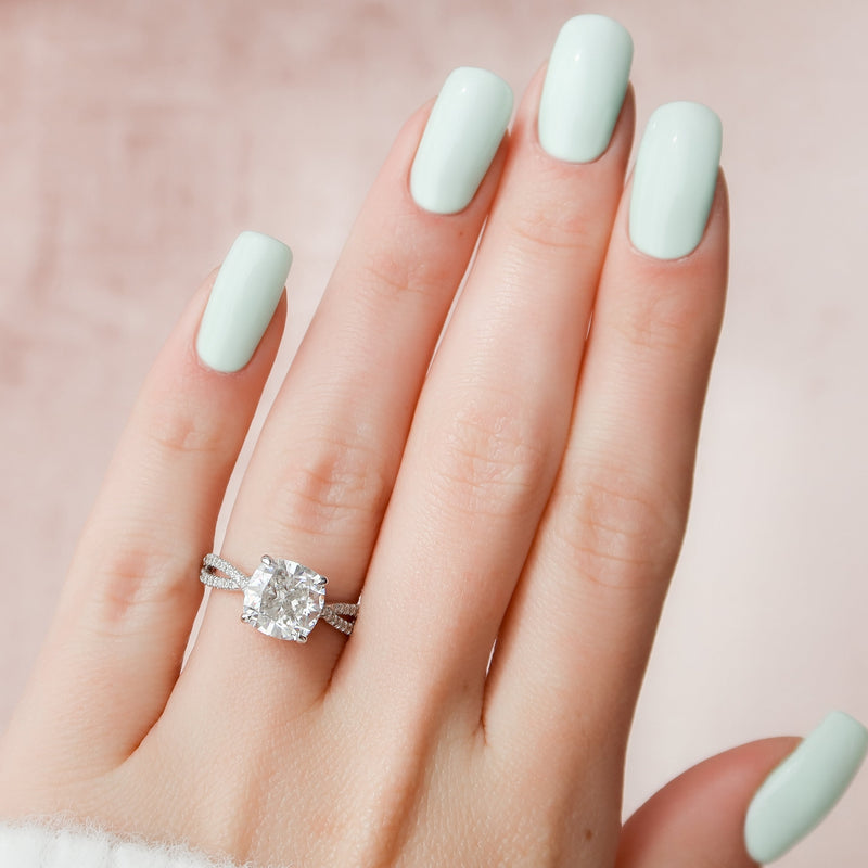 2.0 - 3.0 CT Cushion Cut CVD Diamond Twig Engagement Ring