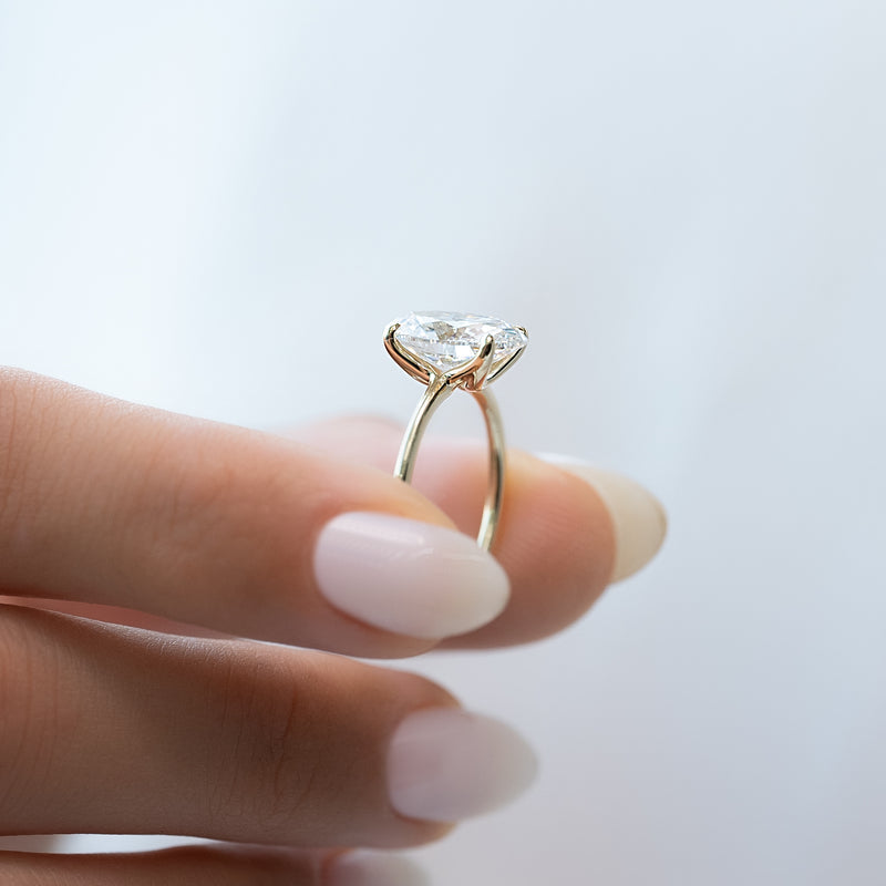 2.0 - 4.0 CT Oval Cut CVD Diamond Solitaire Engagement Ring