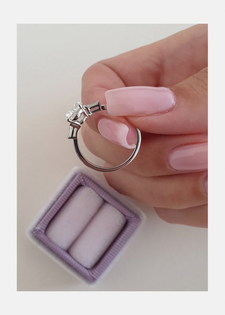 2.0ct Oval Cut Moissanite 3 Stone Diamond Engagement Ring