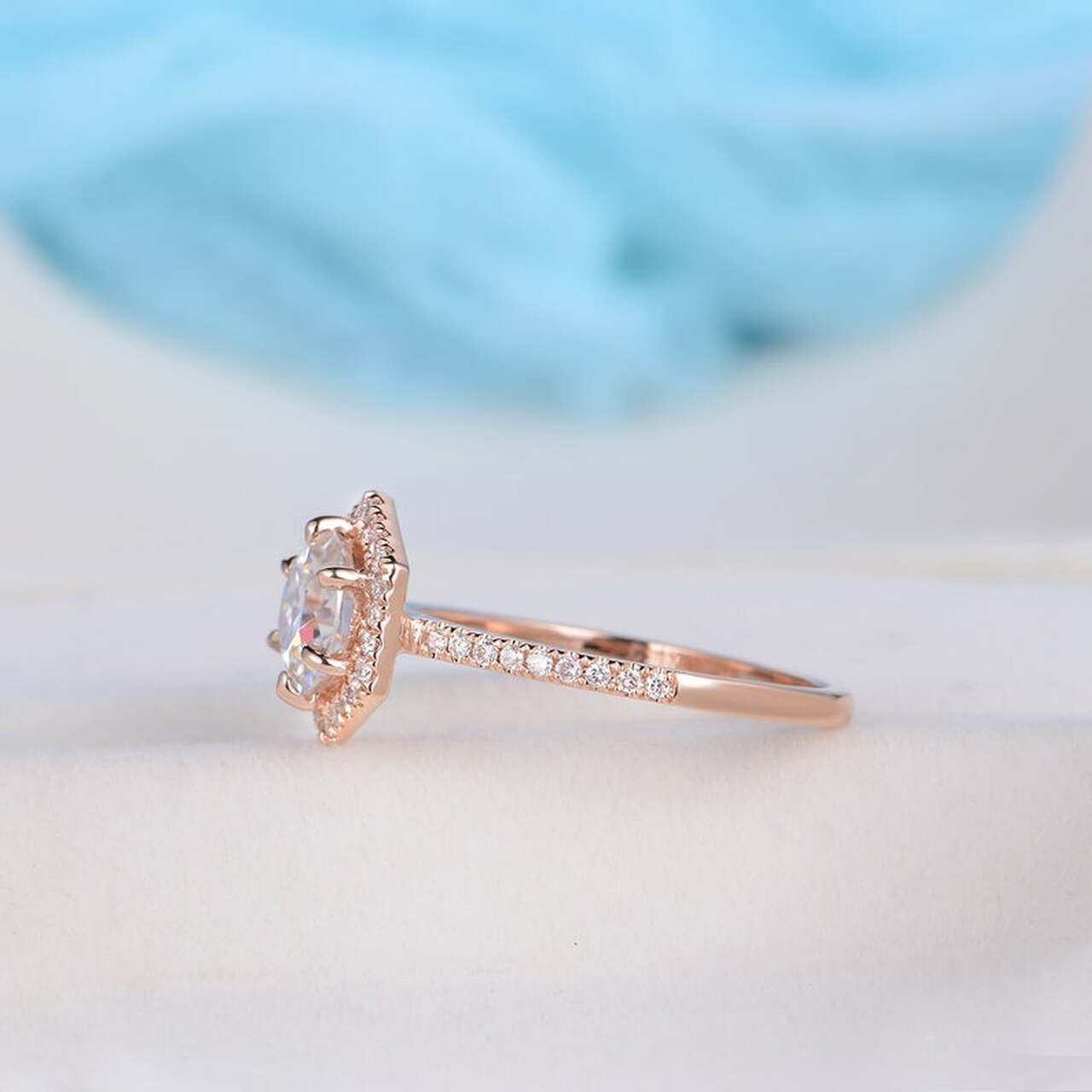 1.0CT Round Brilliant Cut Unique Halo Moissanite Engagement Ring