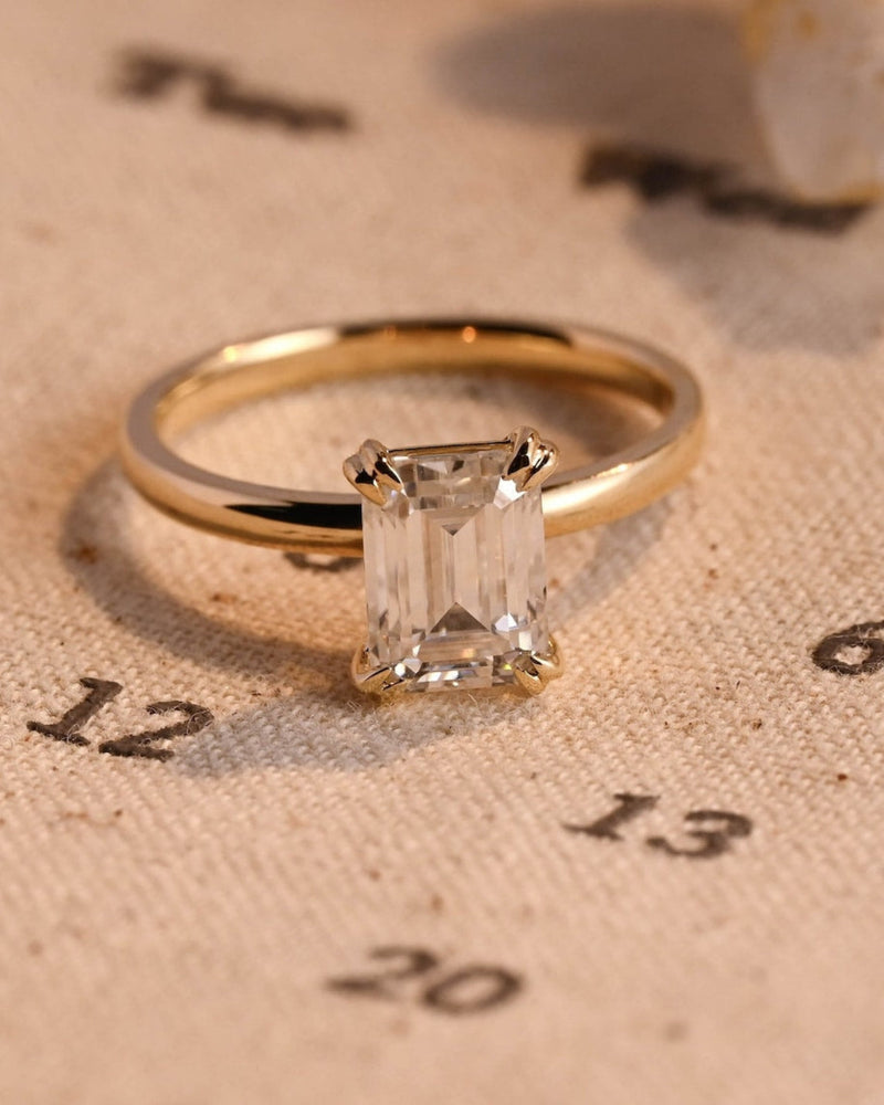 1.0-3.0 CT Emerald CVD Diamond Solitaire Engagement Ring