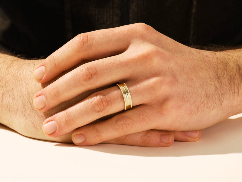 6.0mm Mid-Beveled & Matte Brushed Milgrain Men's Gold Wedding Band