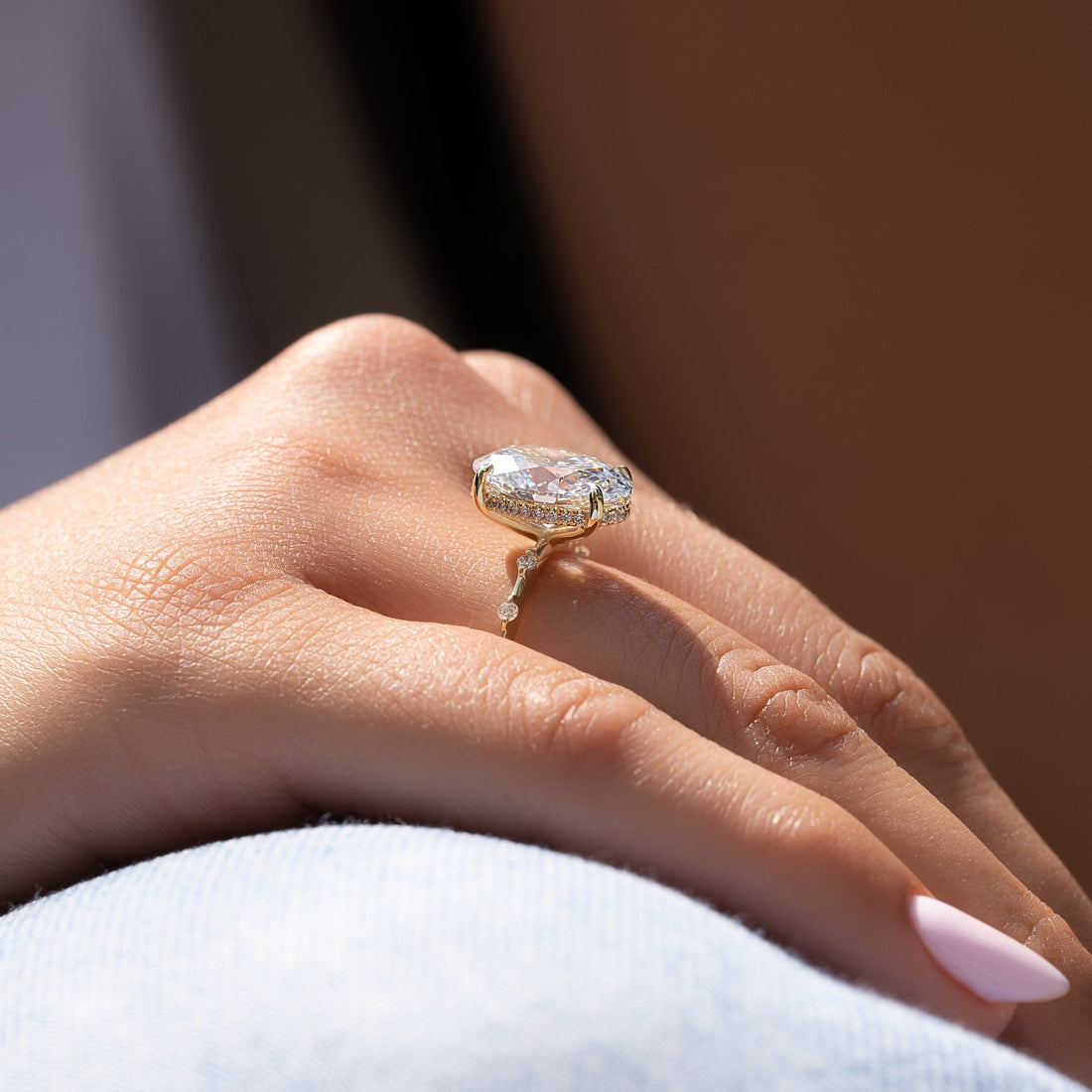 2.0 -4.0 CT Oval Cut CVD Diamond Dainty Engagement Ring