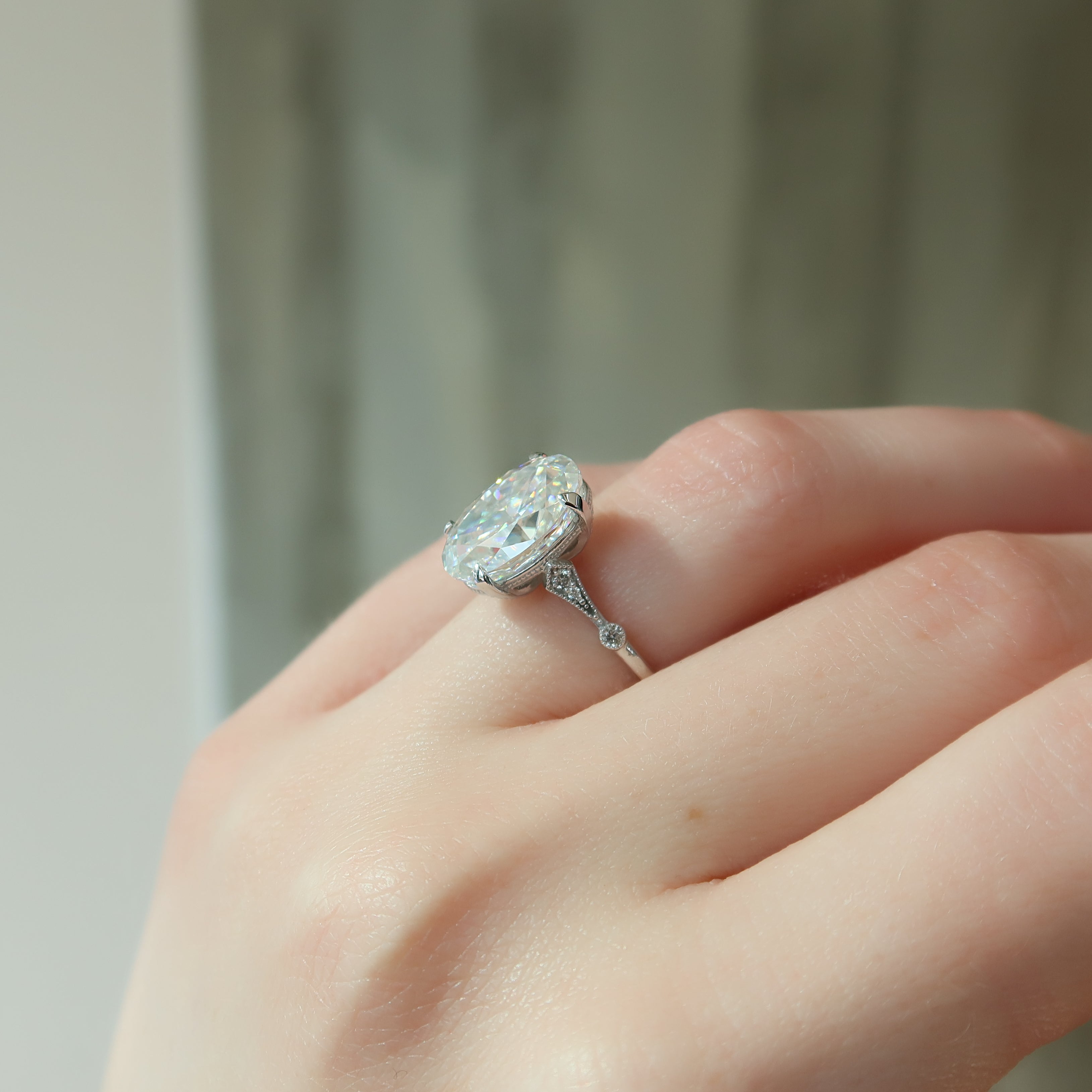 2.0 -4.0 CT Oval Cut CVD Diamond Cluster Engagement Ring