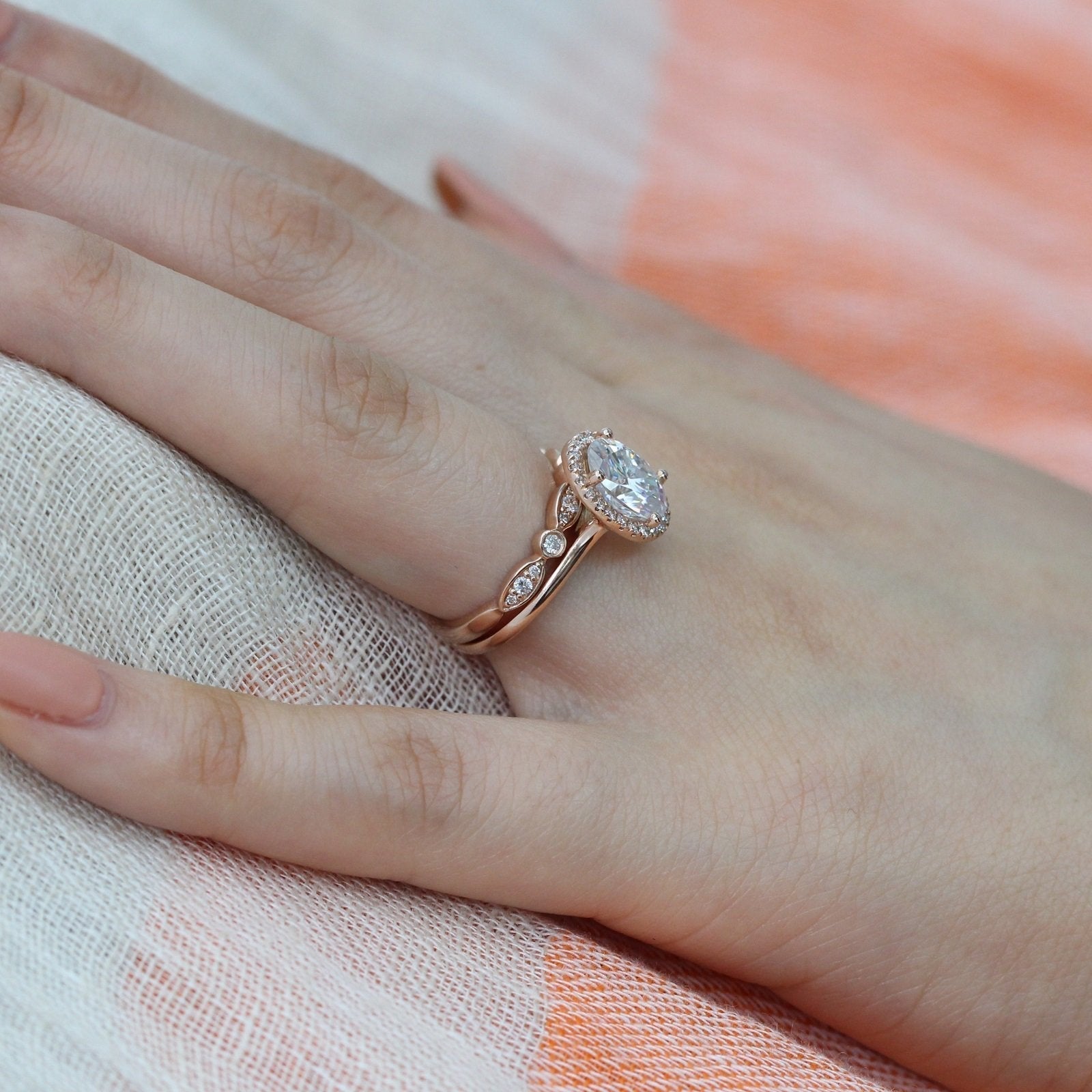 2.0CT Oval Cut Moissanite Halo Bridal Ring Set