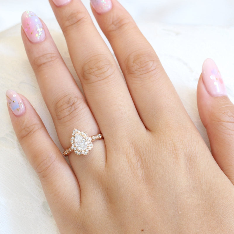 1.0CT Vintage Floral Pear Cut Diamond Moissanite Halo Engagement Ring