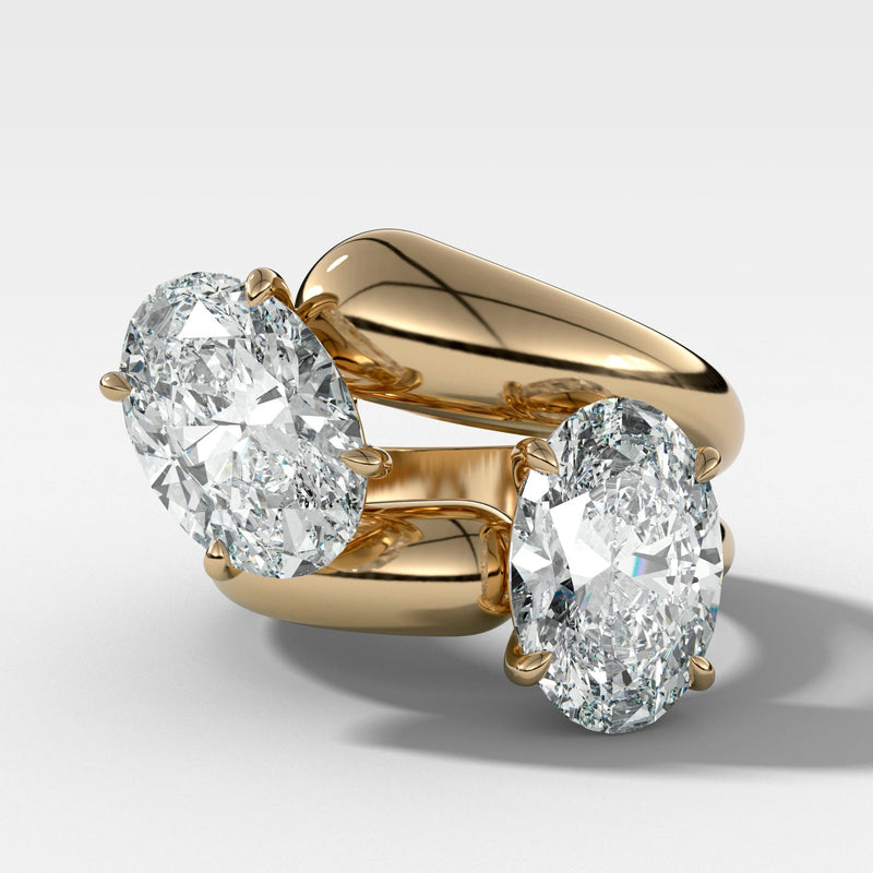 6-carat-toi-et-moi-engagement-ring-oval-diamonds
