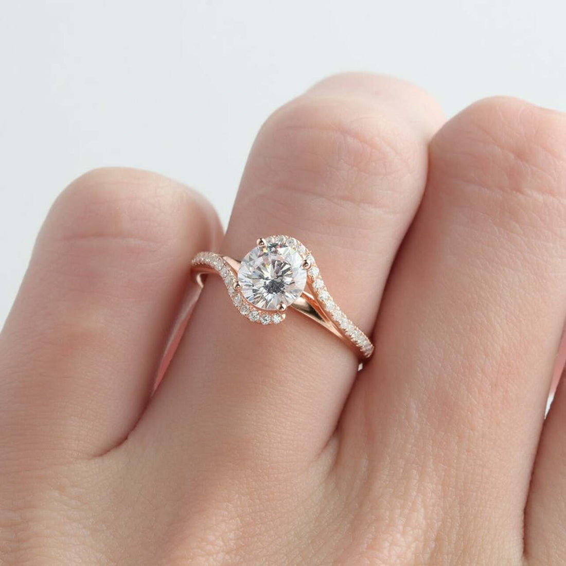 1.0CT Round Brilliant Cut Bypass Style Moissanite Engagement Ring