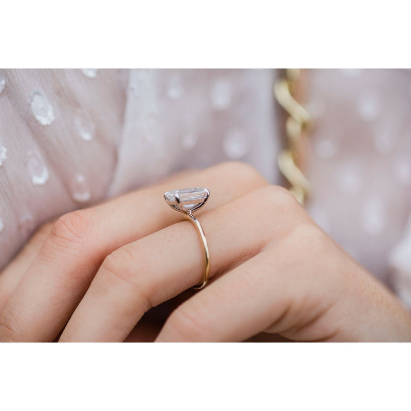 2.60CT Emerald Moissanite Solitaire Engagement Ring