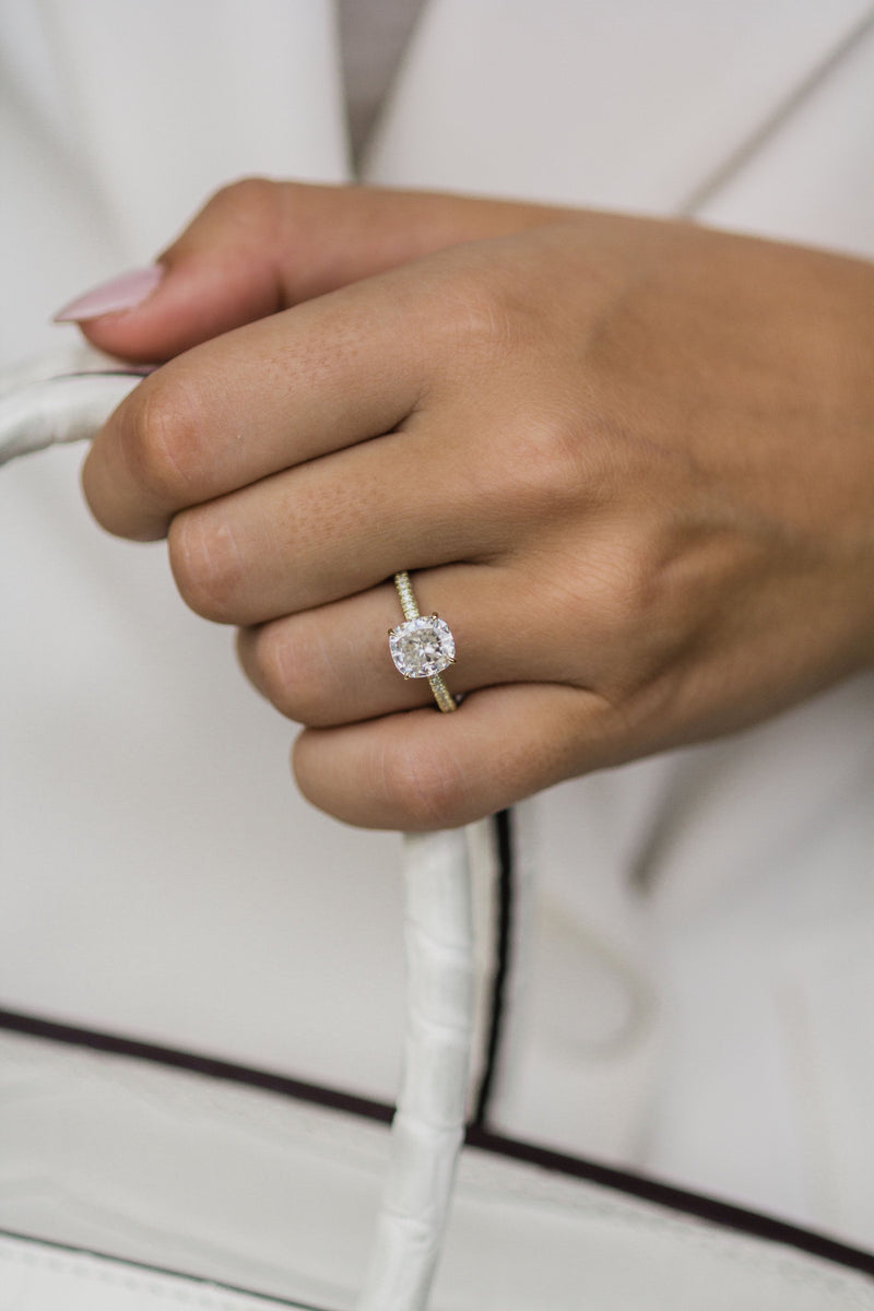 2.70CT Oval Moissanite Solitaire Diamond Engagement Ring