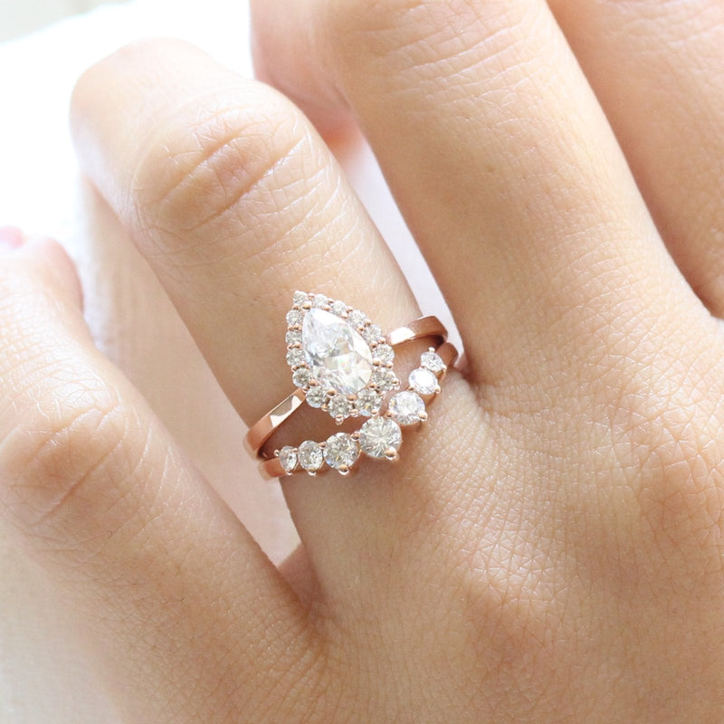 1.0CT Pear Cut Moissanite Halo Bridal Ring Set