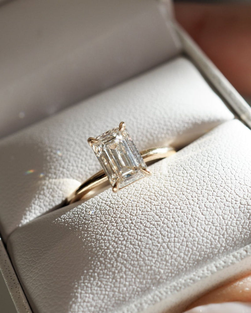 1.5-3.5 CT Emerald CVD Diamond Solitaire Engagement Ring