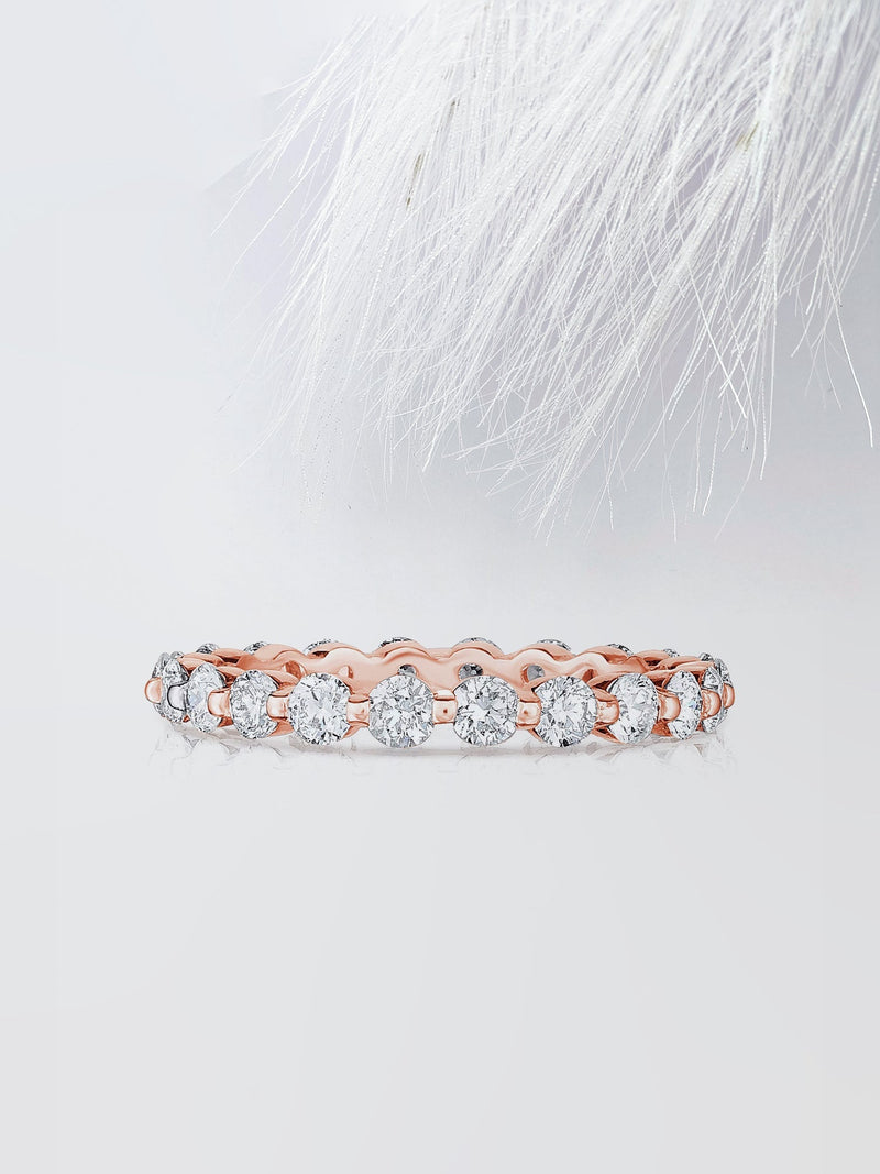 Round Cut Moissanite Single Prongs Diamond Wedding Band for Her