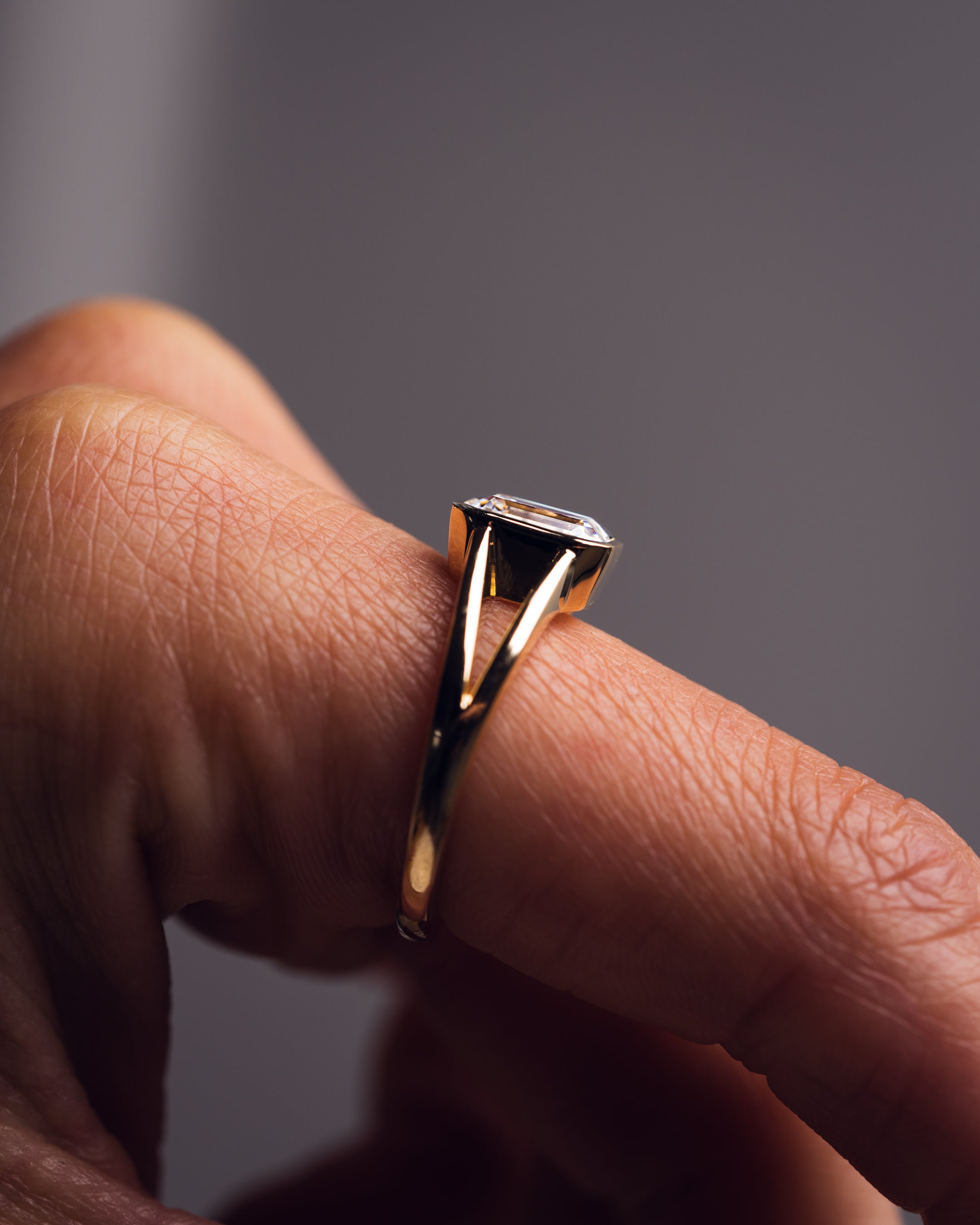 1.60-3.60 CT Emerald CVD Diamond Bezel Solitaire Engagement Ring