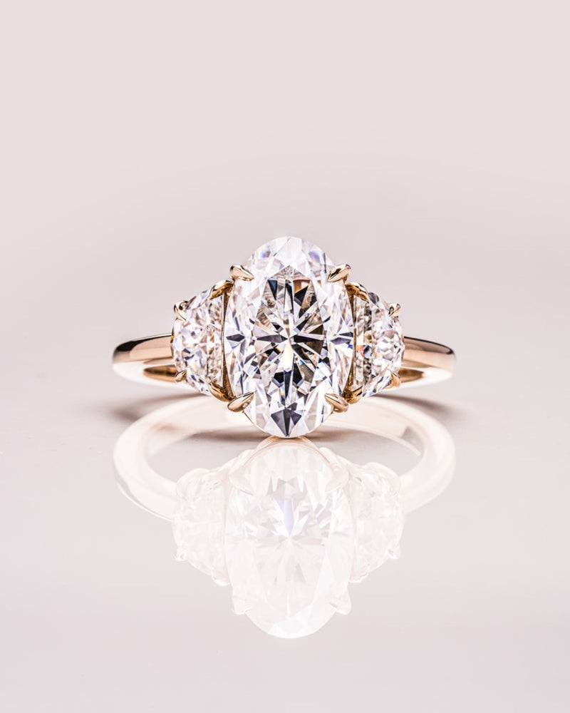 2.0 - 4.0 CT Oval G/VS2 CVD Diamond Three Stone Engagement Ring