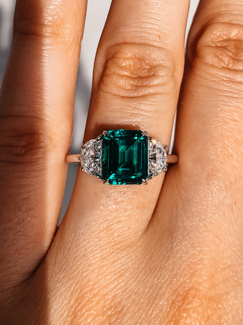 3.0CT Emerald Moissanite Green Three Stones Engagement Ring